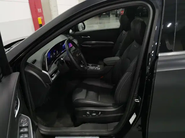 Cadillac XT4 — Фото автомобиля 10