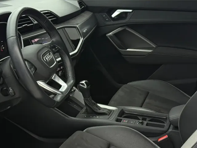 Audi Q3 — Фото автомобиля 20