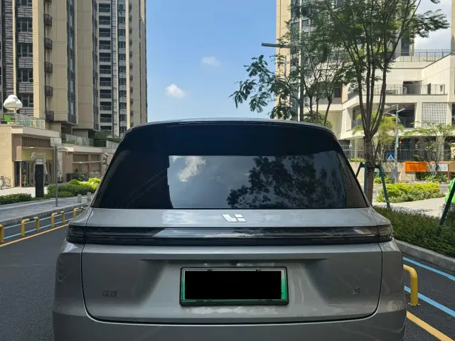 Li Auto L9 — Фото автомобиля 4