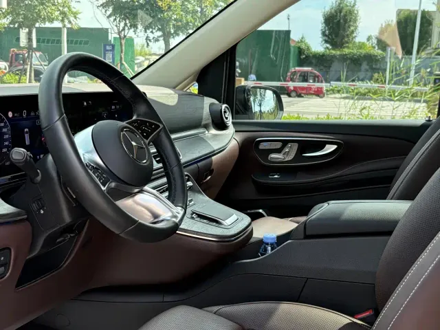 Mercedes-Benz V-Class — Фото автомобиля 4