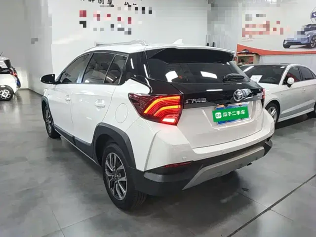 Toyota YARiS L Zhi Xuan — Фото автомобиля 4