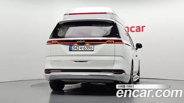Kia Carnival Generation 4 — Фото автомобиля 4