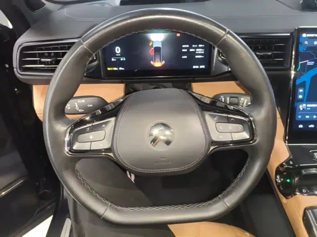 Nio ES8 — Фото автомобиля 10