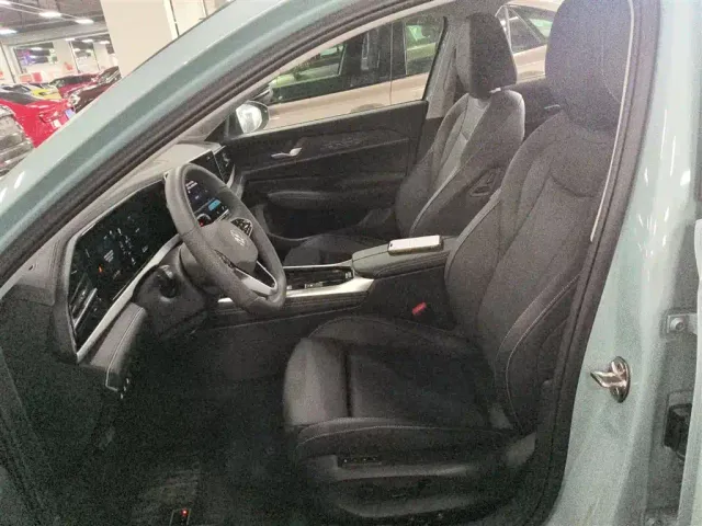 Volkswagen Passat — Фото автомобиля 14