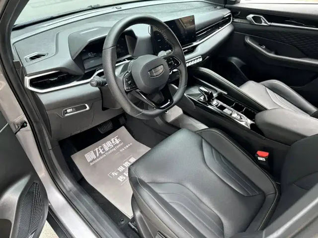Geely Binyue — Фото автомобиля 8