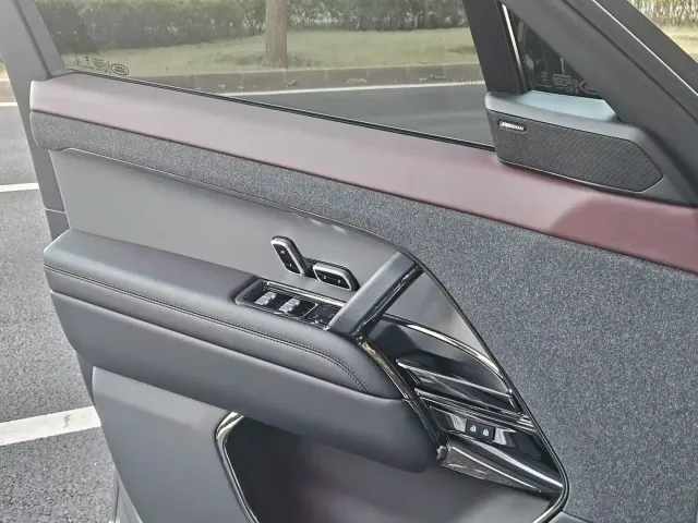 Land Rover Range Rover Sport — Фото автомобиля 20