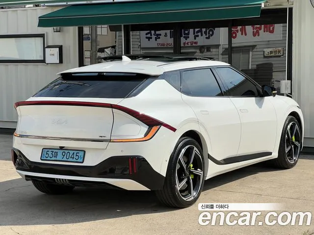 Kia EV6 — Фото автомобиля 2