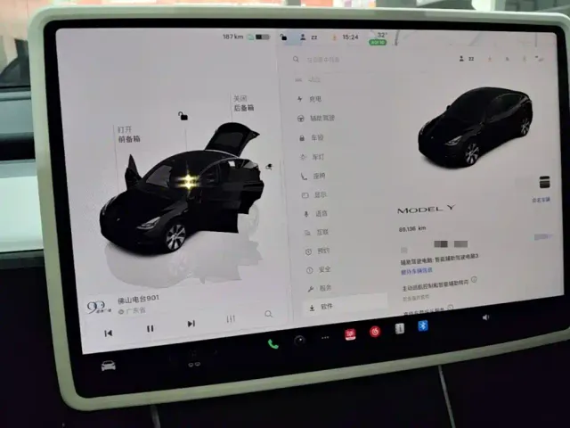Tesla Model Y — Фото автомобиля 11