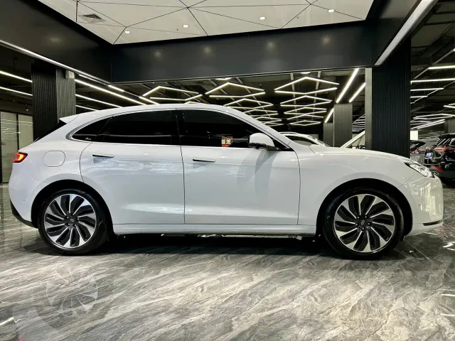 AITO Wenjie AITO M5 2022 Extended Range AWD Performance Edition — Фото автомобиля 4