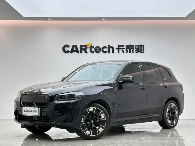 Фотография автомобиля — BMW iX3