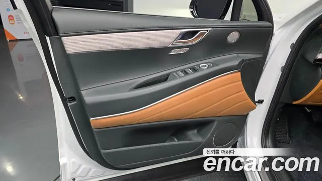 Genesis GV80 — Фото автомобиля 23