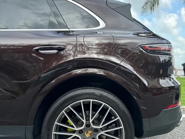 Porsche Cayenne — Фото автомобиля 10