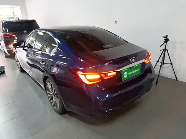 Infiniti Q50L — Фото автомобиля 4