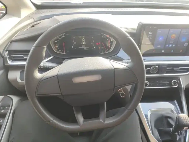 Maxus G50 — Фото автомобиля 10