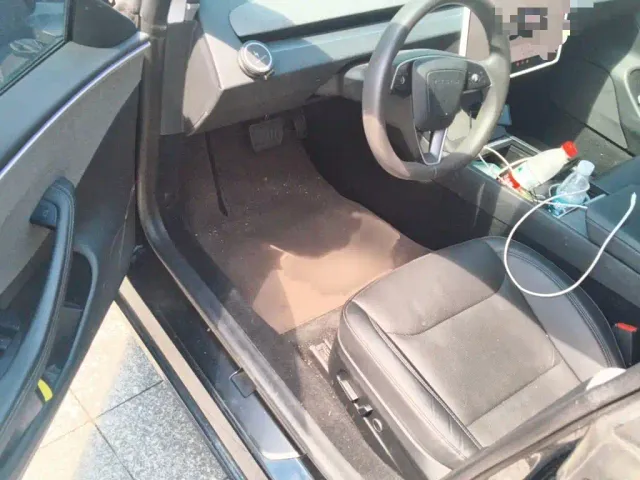 Tesla Model 3 — Фото автомобиля 13