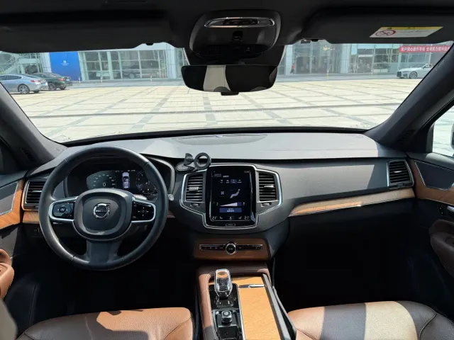 Volvo Volvo XC90 2022 B5 Smart Luxury Edition 5-seater — Фото автомобиля 9