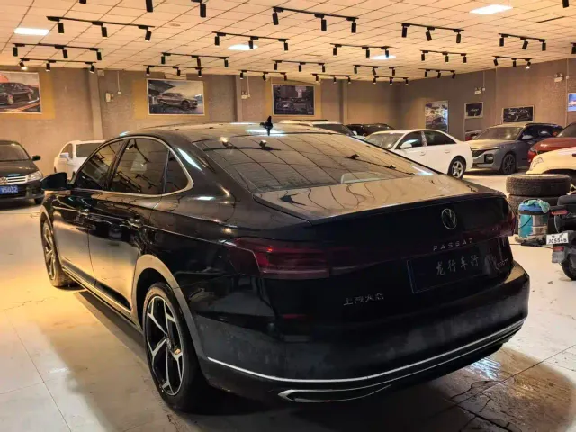 Volkswagen Passat — Фото автомобиля 15