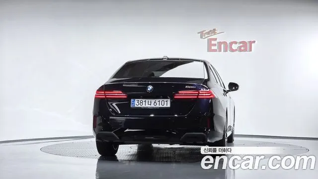 BMW 5 Series G60 — Фото автомобиля 4