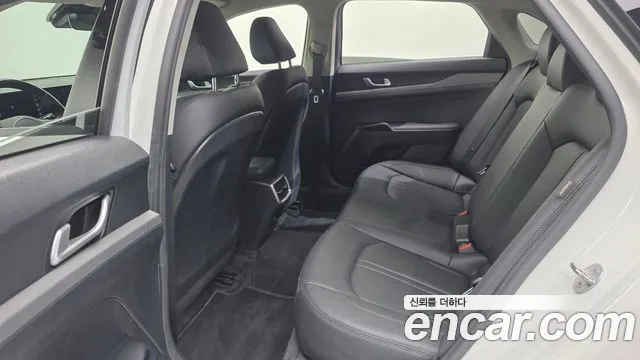Kia K5 Новый K5 3 поколение 2.0 LPi(Для проката) — Фото автомобиля 21