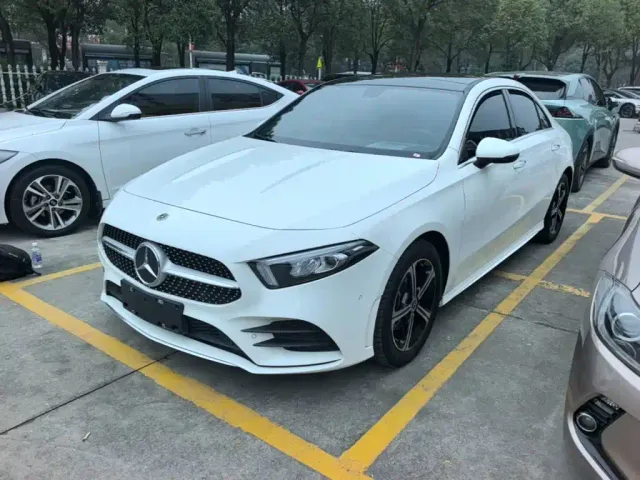 Фотография автомобиля — Mercedes-Benz A-Class