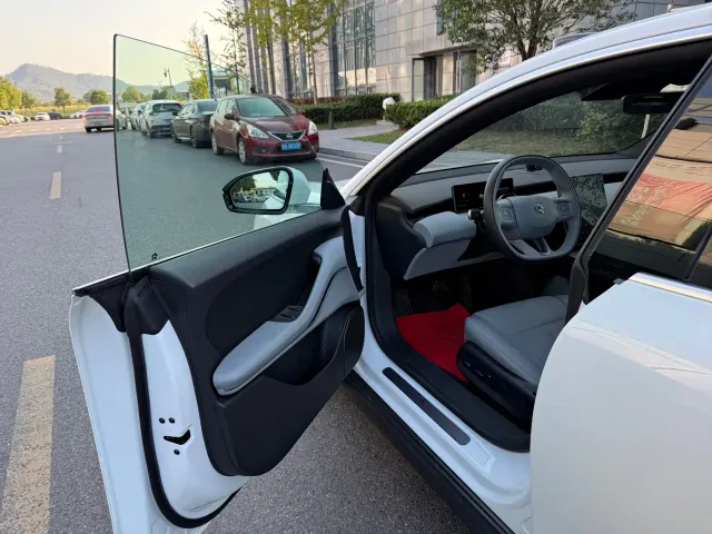 Nio ET5 — Фото автомобиля 15