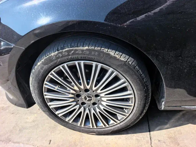 Mercedes-Benz E-Class — Фото автомобиля 6