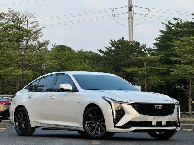 Cadillac CT5 — Фото автомобиля 2