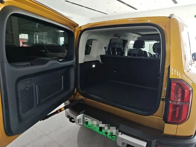 BYD FangChengBao Leopard 5 — Фото автомобиля 18