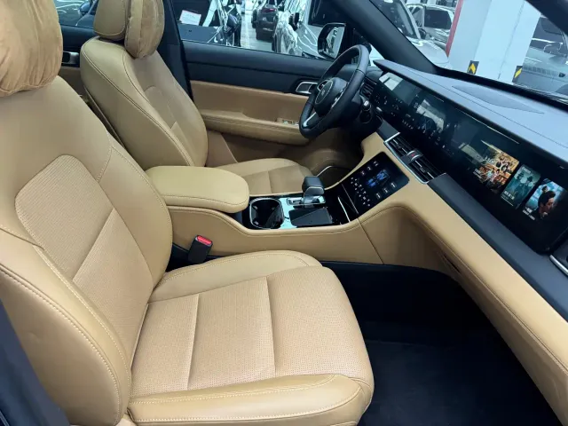 Li Auto ONE — Фото автомобиля 12