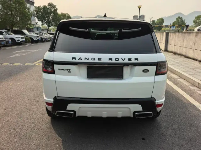Land Rover Range Rover Sport — Фото автомобиля 4
