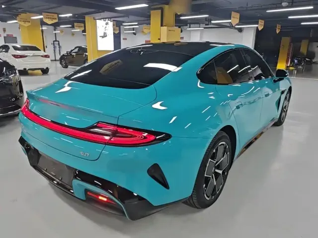 Xiaomi SU7 — Фото автомобиля 6