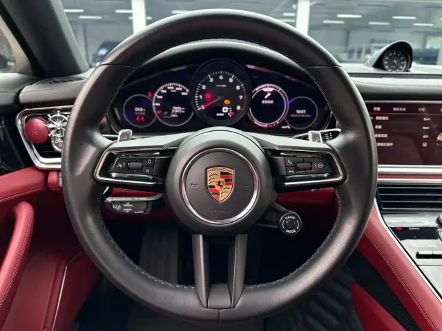 Porsche Panamera — Фото автомобиля 12