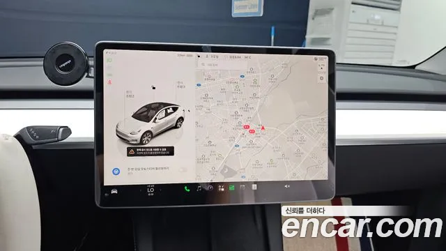 Tesla Model Y — Фото автомобиля 12