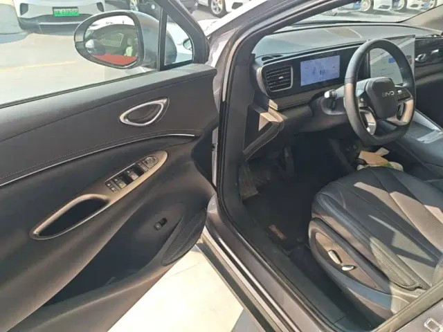 BYD Sealion 06 — Фото автомобиля 15