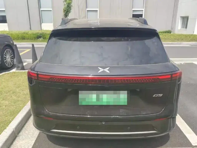 Xpeng G9 — Фото автомобиля 2