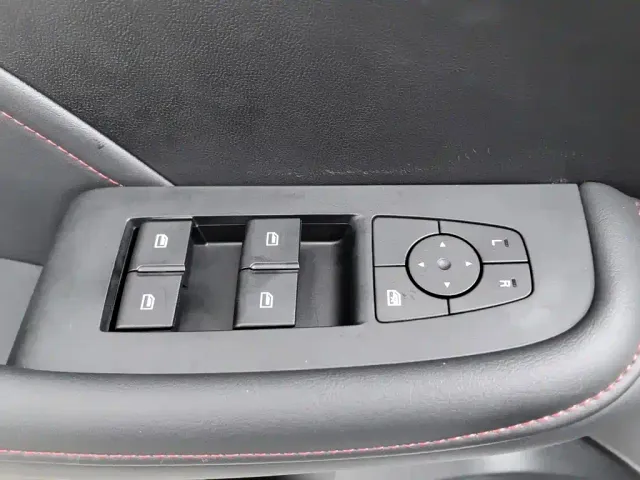Roewe i5 — Фото автомобиля 9