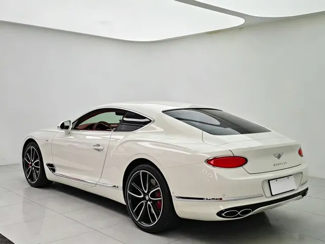 Bentley Continental 2022 4.0T GT V8 — Фото автомобиля 18