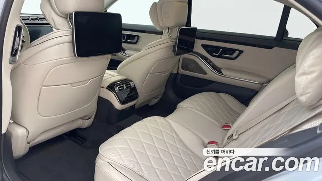 Mercedes-Benz S-Class — Фото автомобиля 12