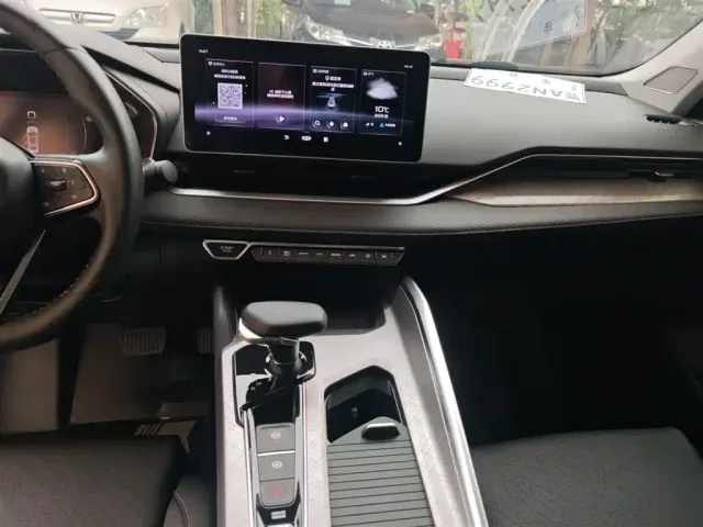 Geely Xingrui — Фото автомобиля 12