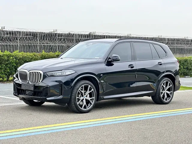 Фотография автомобиля — BMW X5