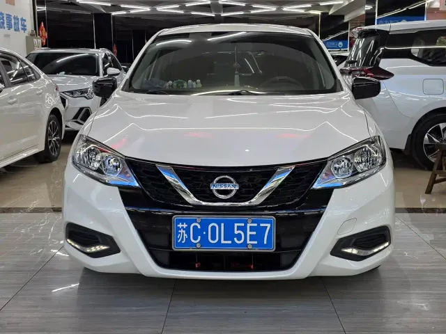 Nissan Tiida — Фото автомобиля 2