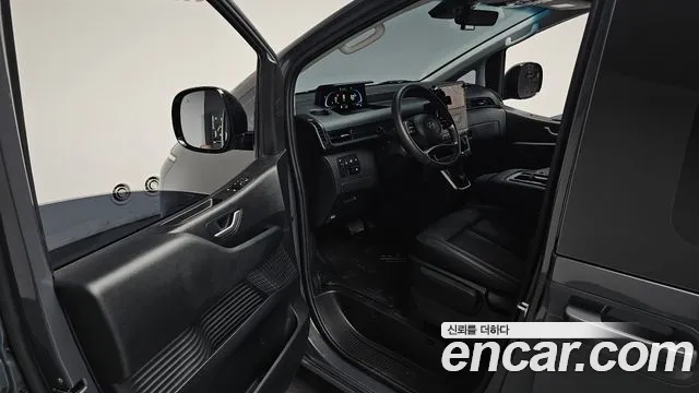 Hyundai Staria Staria — Фото автомобиля 9