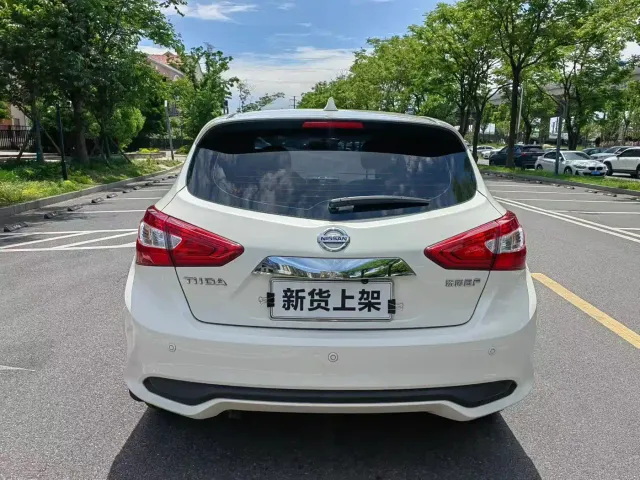 Nissan Tiida — Фото автомобиля 8