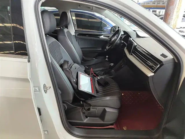 Volkswagen Tiguan L — Фото автомобиля 24
