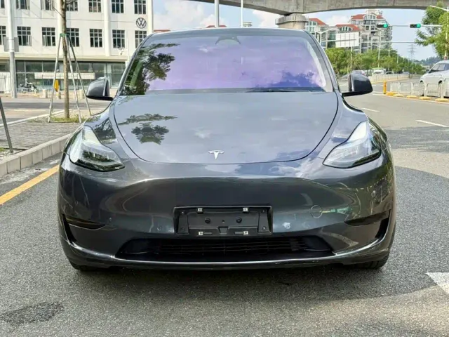 Фотография автомобиля — Tesla Model Y