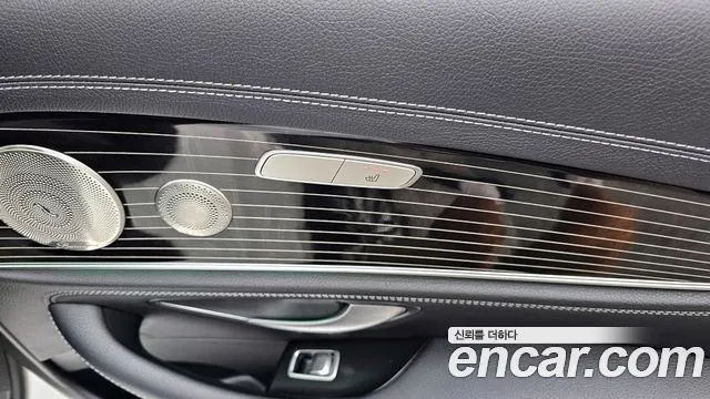 Mercedes-Benz E-Class — Фото автомобиля 18