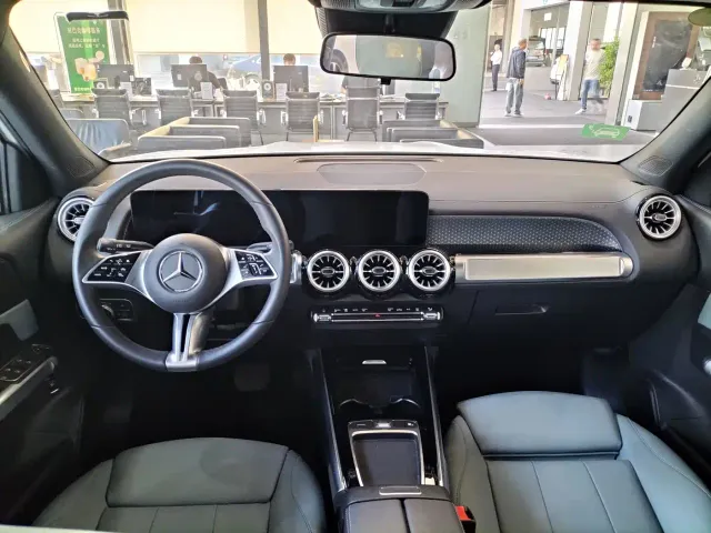 Mercedes-Benz EQB — Фото автомобиля 5