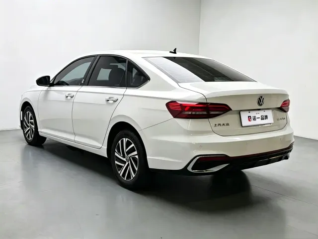 Volkswagen Lavida — Фото автомобиля 5