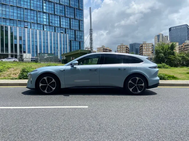 Nio ET5 Touring — Фото автомобиля 4