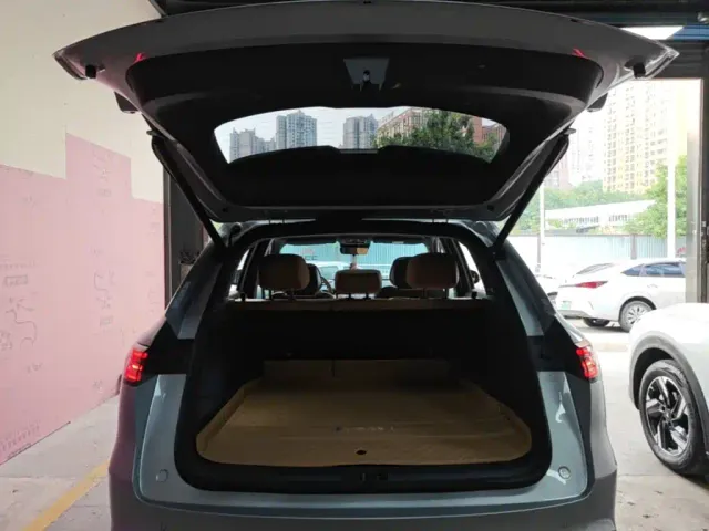 Geely Galaxy Starship 7 EM-i — Фото автомобиля 14